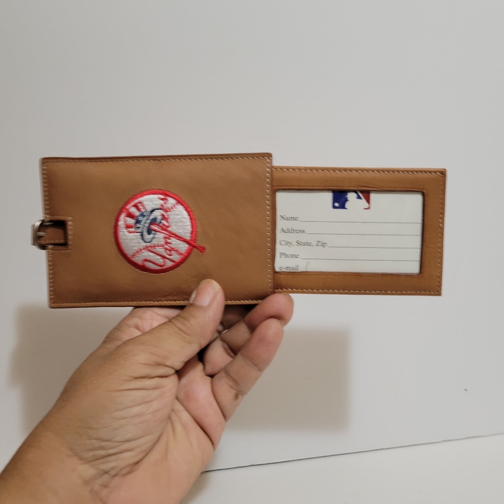 Leather (Tan) Embroidered (Red White & Blue) NY Yankees Baseball Luggage Tag